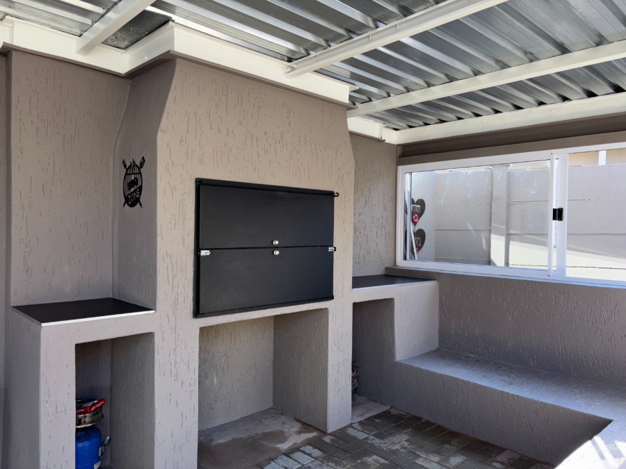 2 Bedroom Property for Sale in Pellissier Free State